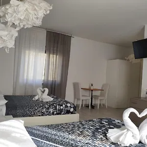 Sweet House Self Check-in 24h , Cavallasca Italy